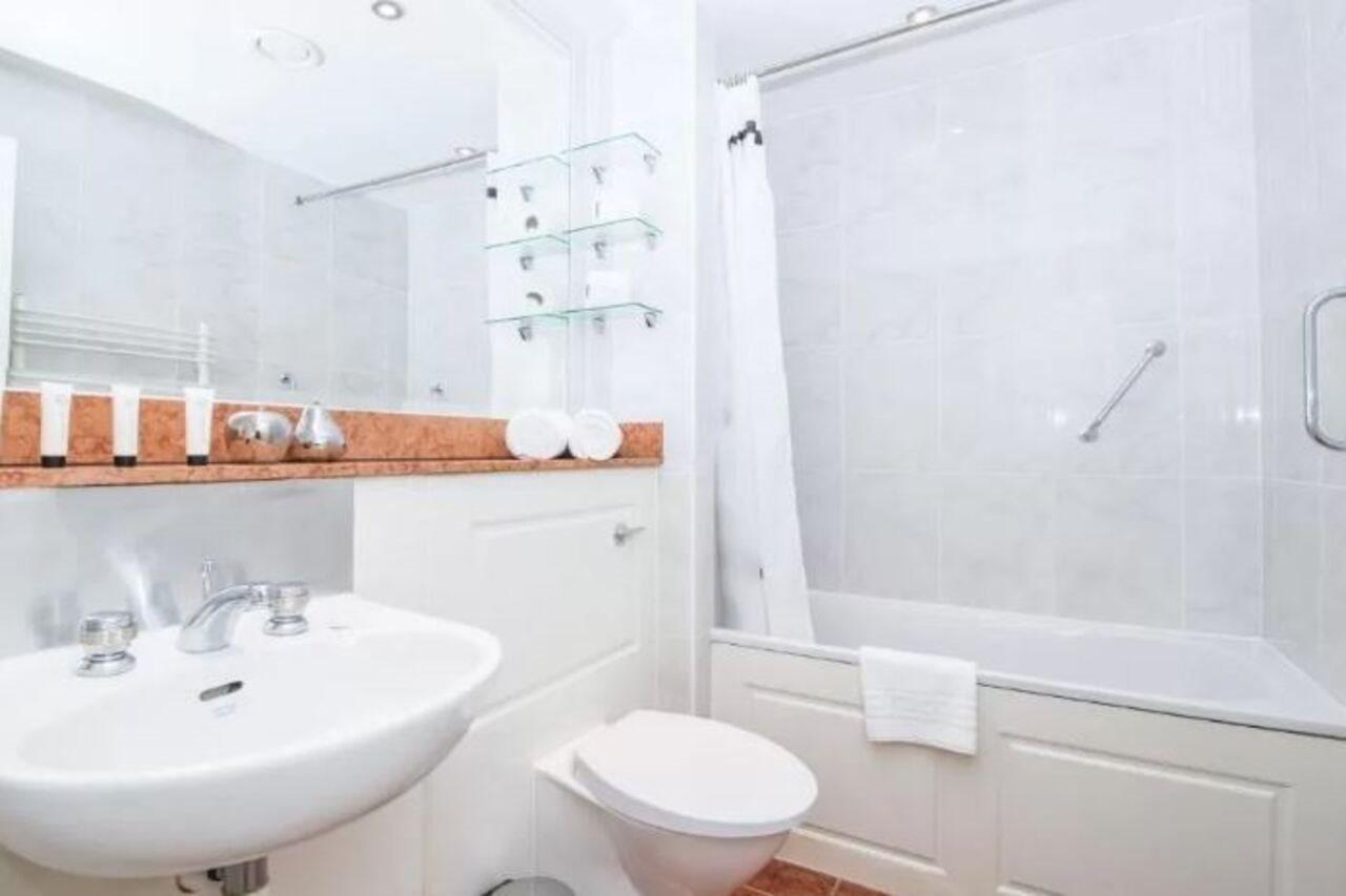 Point West Apartamento *